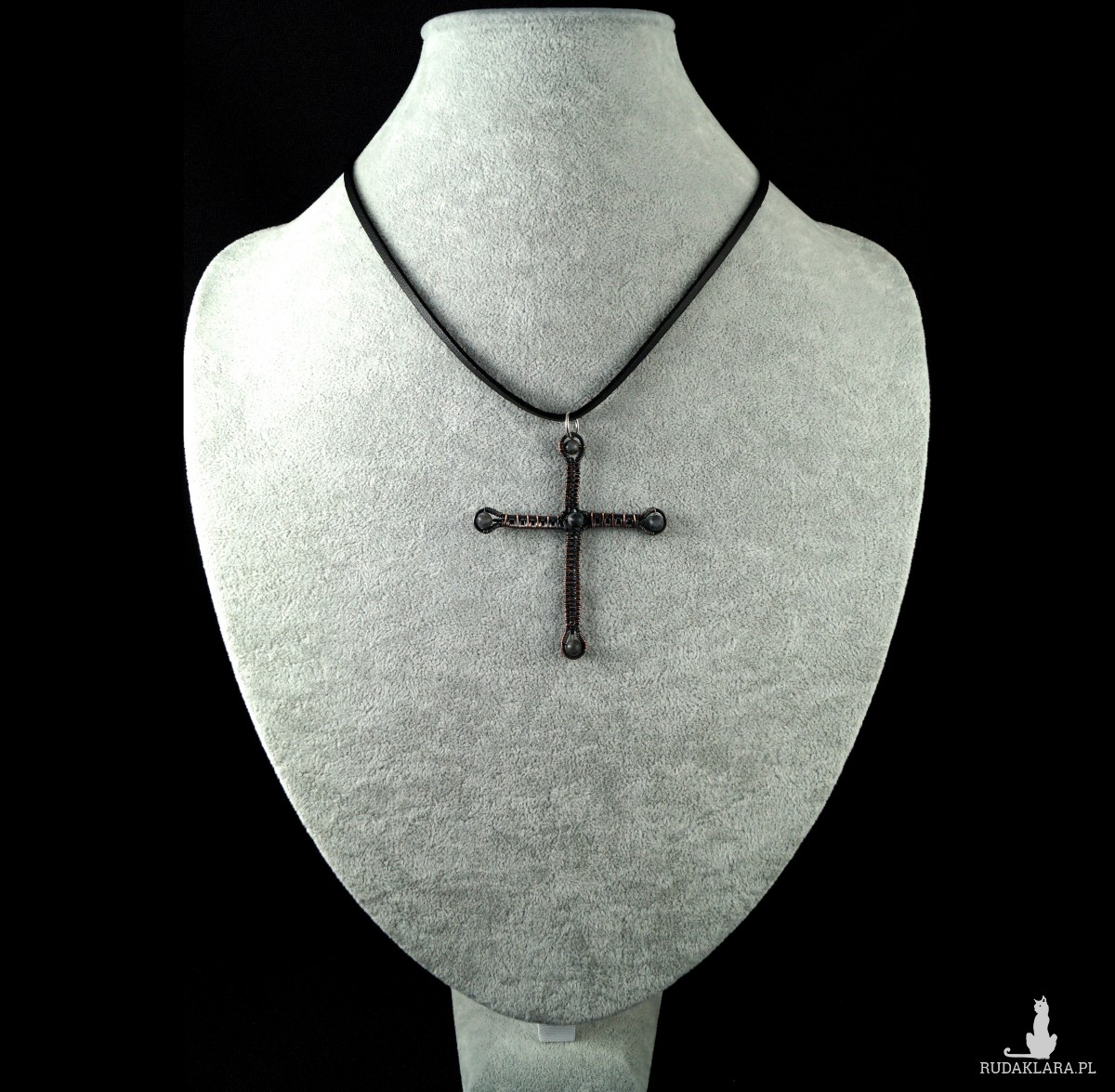 Krzyżyk z Larvikitem, Miedziany wisior w kształcie krzyża, ręcznie wykonany, prezent dla niej, prezent dla niego, prezent urodzinowy, unisex